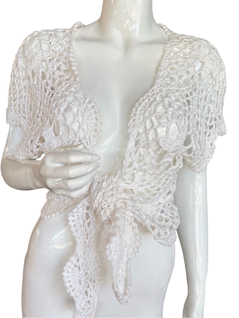 Rico Crochet Tie-Front Short Sleeve Shrug - White. Women’s Size Large - Picture 2 of 6